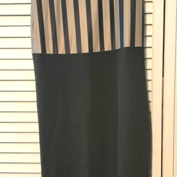 Clothing - Picture 6 of 16